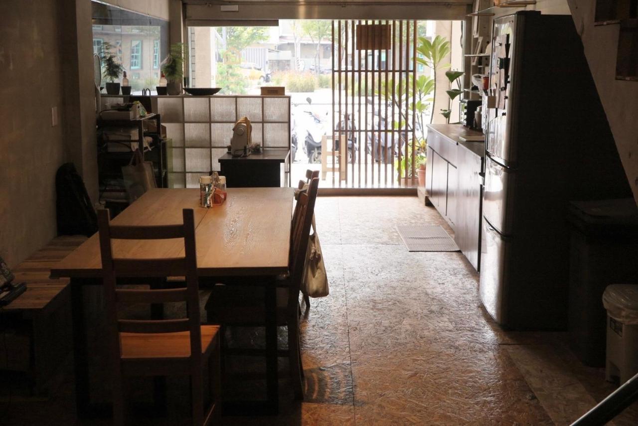 Walk Home Hostel Chiayi City Exterior photo